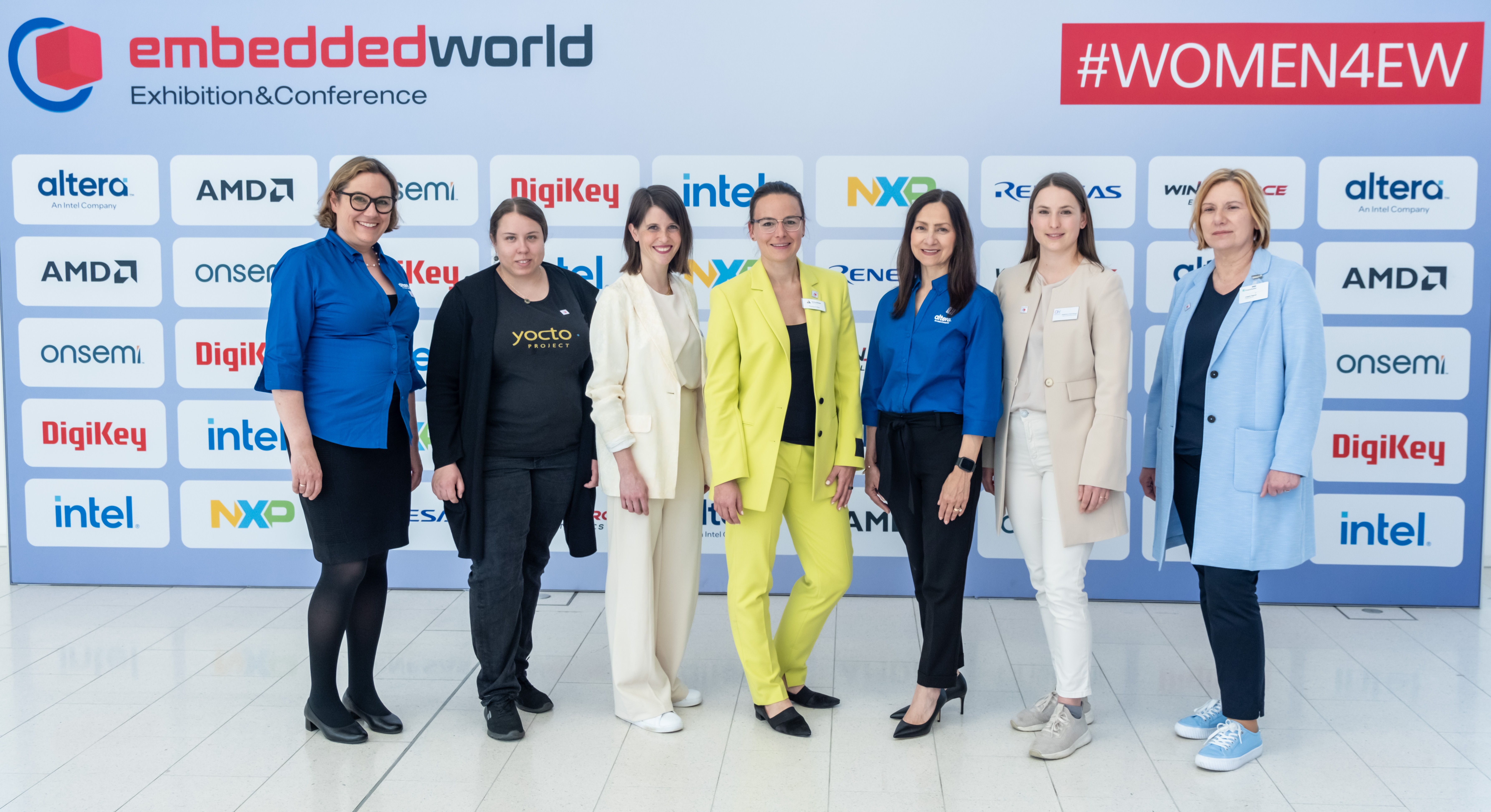 Group picture of the female speakers